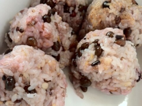 黒大豆でお赤飯☆白米使用